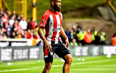 开云体育官网-詹姆斯焦点对战，穆古鲁扎与40激战曼联分钟，刷新纪录胜负难料！